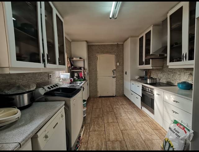 3 BEDROOM HOUSE FOR SALE IN REGENTS PARK